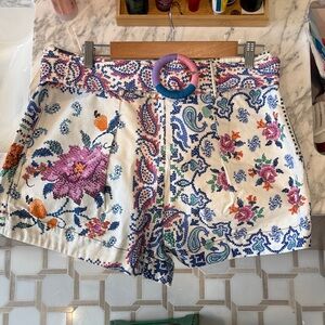 NWT Farm RIO Floral Embroidered Women Shorts